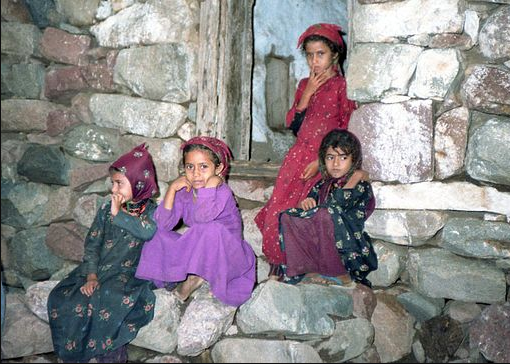  Young girls at Wadi El-Marzunad near Ash Shafadirah