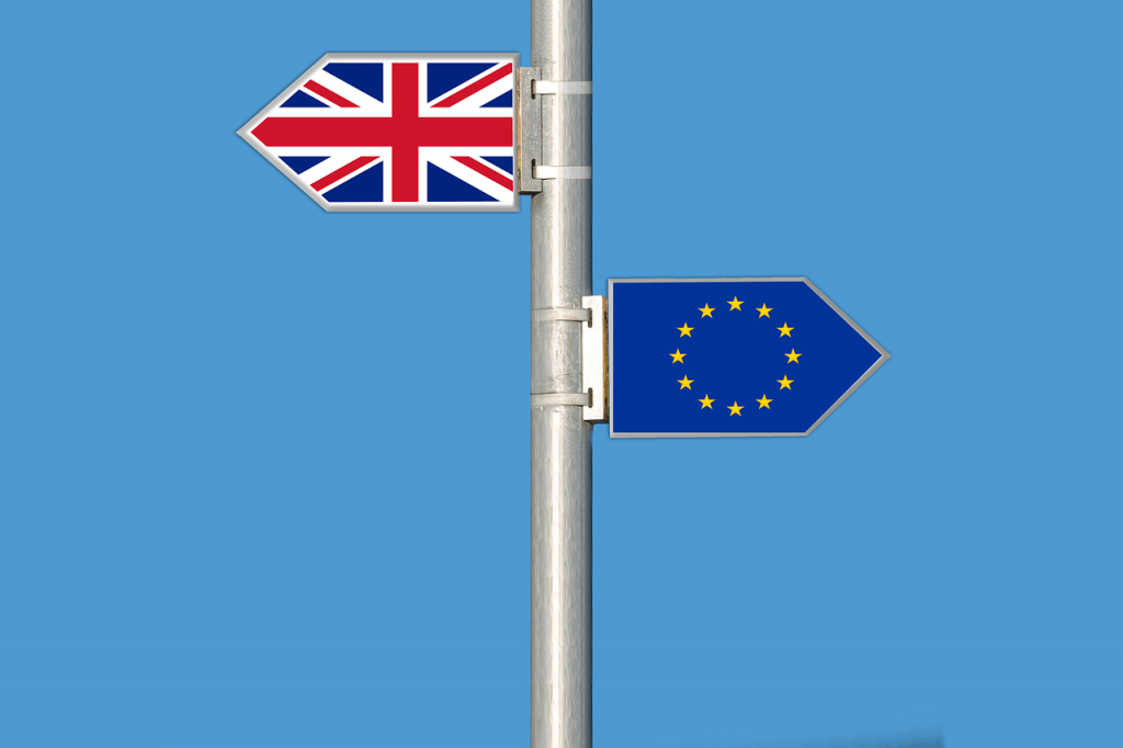 An abstract image of two arrows depicting Britain and the European Union pointed in opposite directions