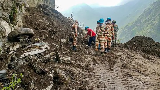 An image showing rescuers saving the missing people blocked during Kinnaur landslide