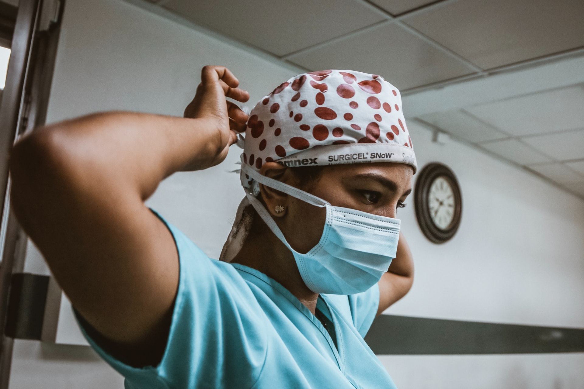 Image of an Indian nurse in a mask.