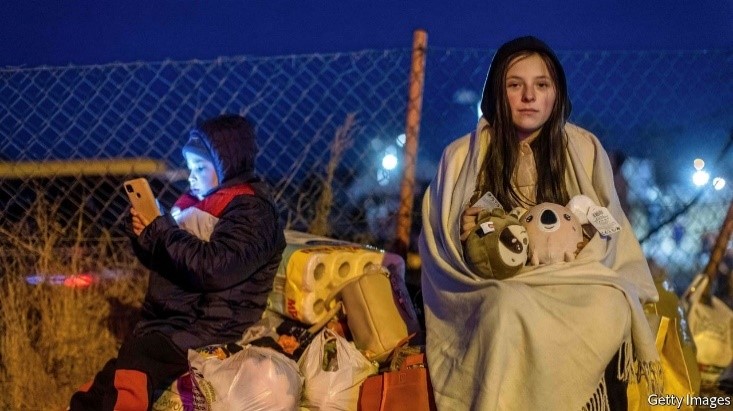 A teenager and an adolescent fleeing from war.